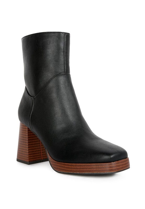 Couts Ankle boots in black